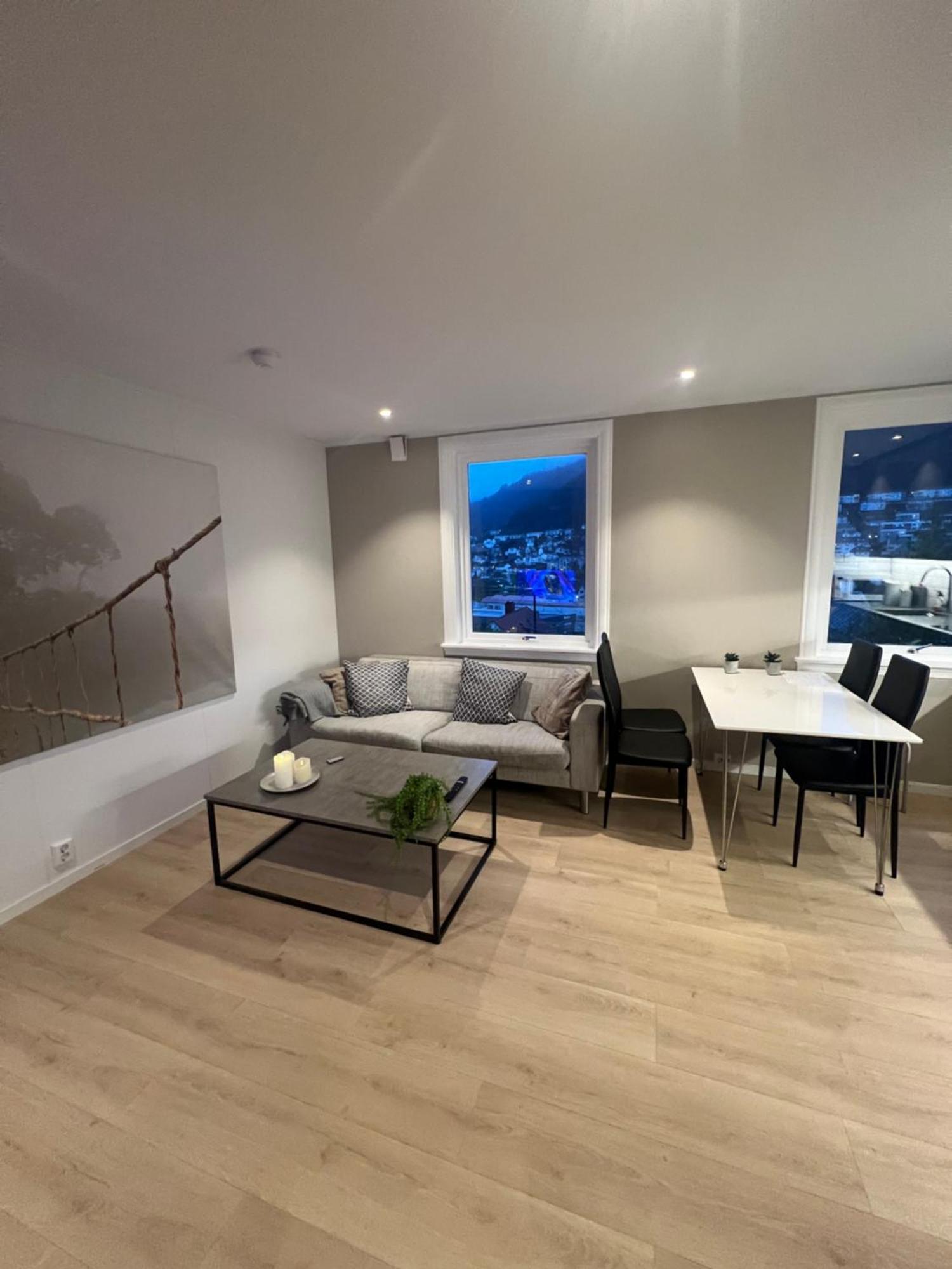Modern Apartment With Free Parking Bergen Exterior photo