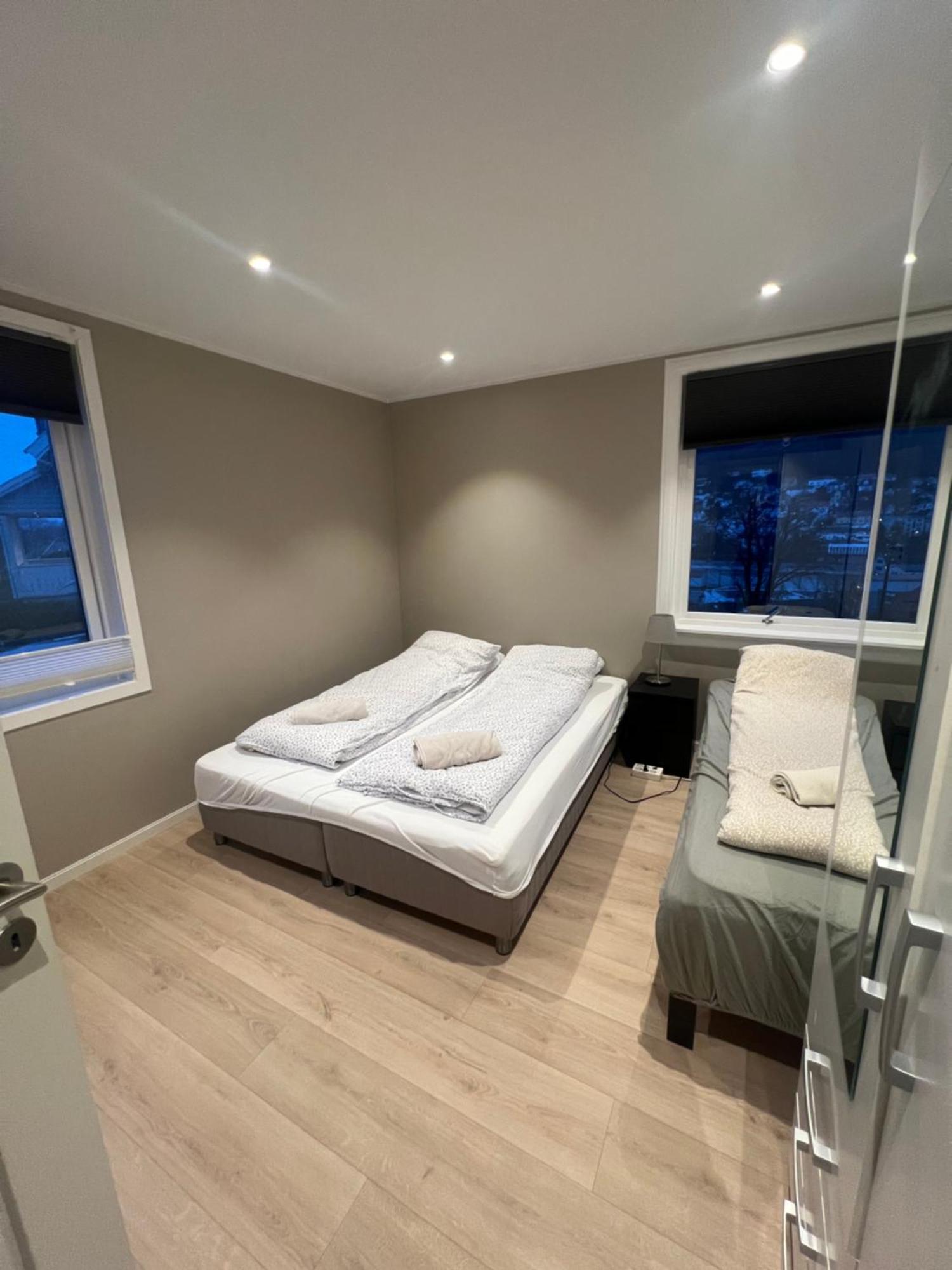 Modern Apartment With Free Parking Bergen Exterior photo